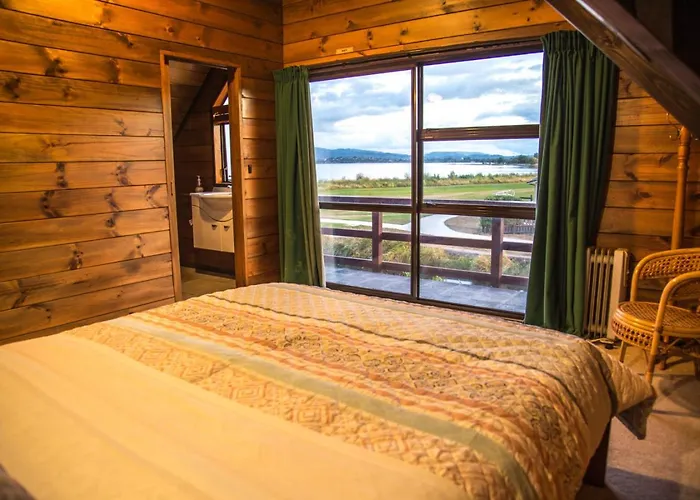 Arnold Lakeside Holiday home